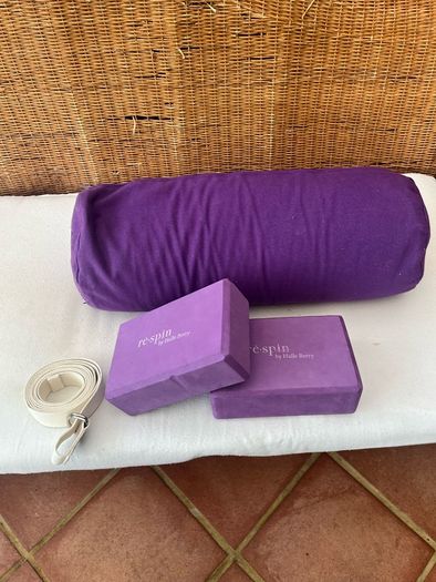 Yoga bolster