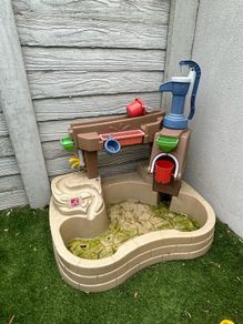 Pump & Splash Kids Water Table