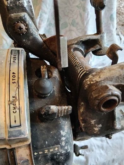 Vintage Mercury Outboard Motor 6hp and Mercury Fuel Tank
