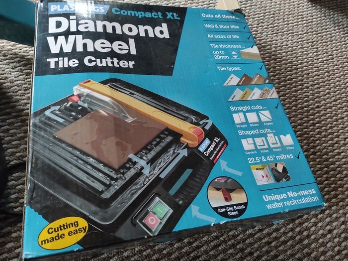 Plasplugs Compact XL Diamond Wheel Tile Cutter (Wet Saw)