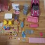 Barbie house & accessories Image 3