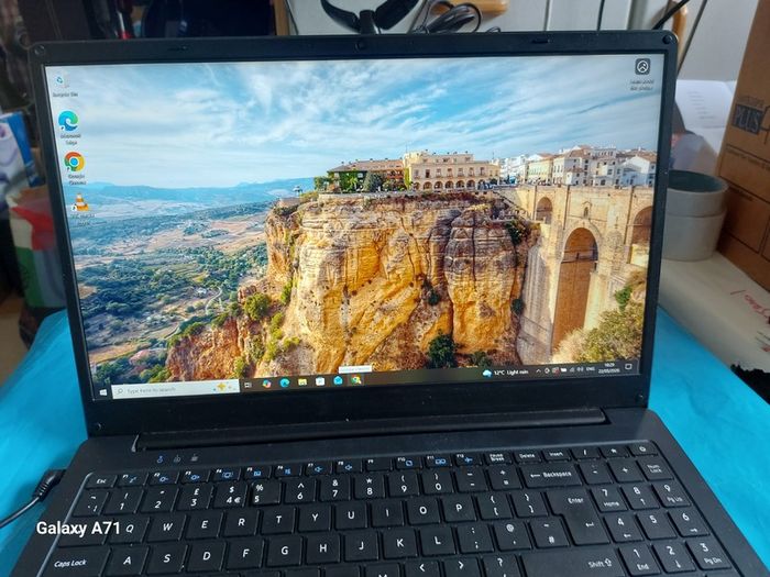 Dynabook Sattelite Pro, Intel Core i3-1005G1 CPU, 1.2GHz, 8GB Ram, 128GB SSD, Windows 10 Pro, Microsoft Edge, Chrome