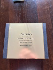 Shiseido Future Solution LX Total Regeneration Exclusive Set