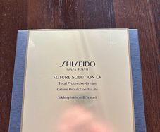 Shiseido Future Solution LX Total Regeneration Exclusive Set