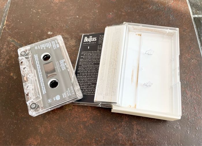 The Beatles Anthology 1 - Double Music Cassette (1995)