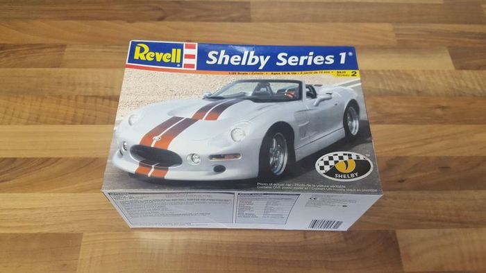 Revell Shelby series 1 1/25 model kit