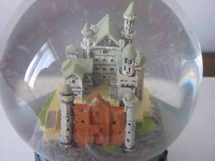 Vintage Musicial Snow Globe Bavarian Castles with Music  Edelweiss