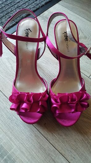 Cerise pink sandal