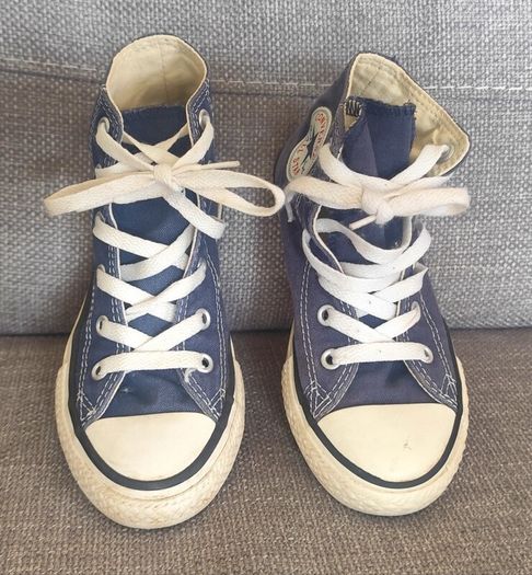 Kids Converse. Size Junior  UK 12