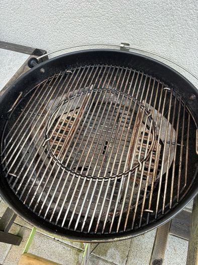Weber Master Touch 57cm Includes Cover & Extras