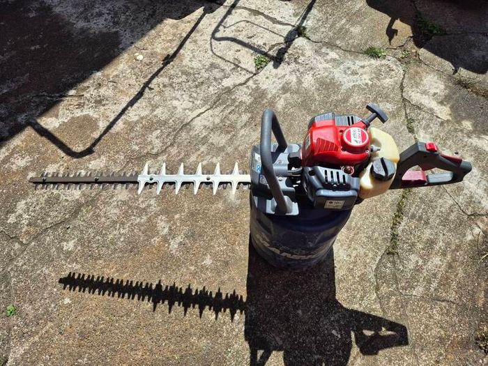 Efco 30 inch professional hedgetrimmer