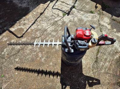 Efco 30 inch professional hedgetrimmer