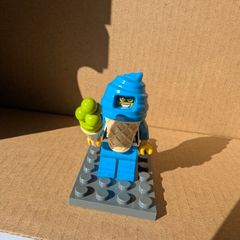 100% Lego Ice Cream Minifigure