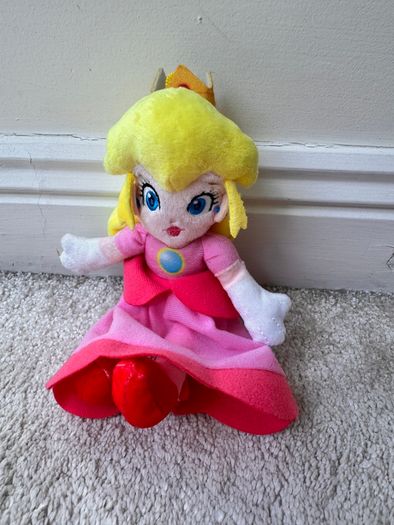 Nintendo Super Mario Princess Peach Plush approx. 20 cm. Used Please see photos