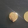 9 carat gold locket Image 3