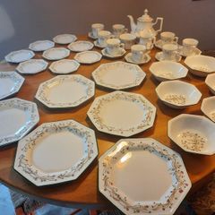 Eternal beau dinner set