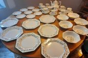 Eternal beau tea set with dinner plates