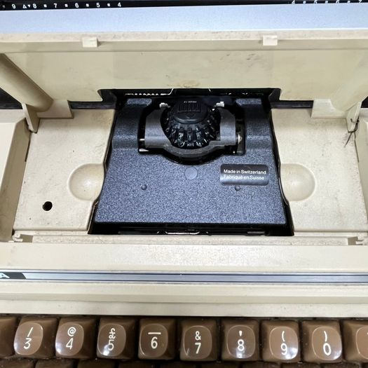 Vintage Smith Corona B 720 Electric Typewriter With Hard Carry Case - FAULTY