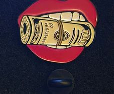 100 dollars ! pin back badge.