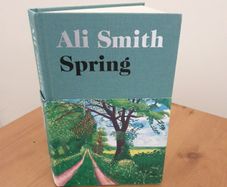 Xmas Gift Like NEW Ali Smith Spring Book 1st Edition UK 2019 with David Hockney Wraparound