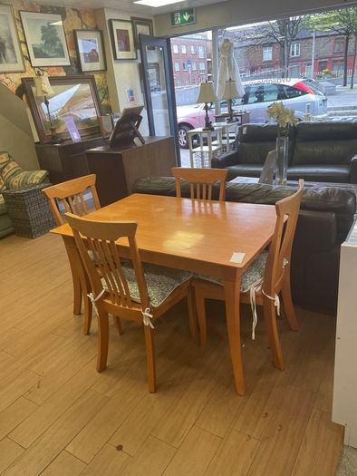 table and 4 chairs