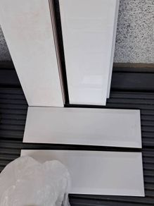 Metro beveled edge white tiles