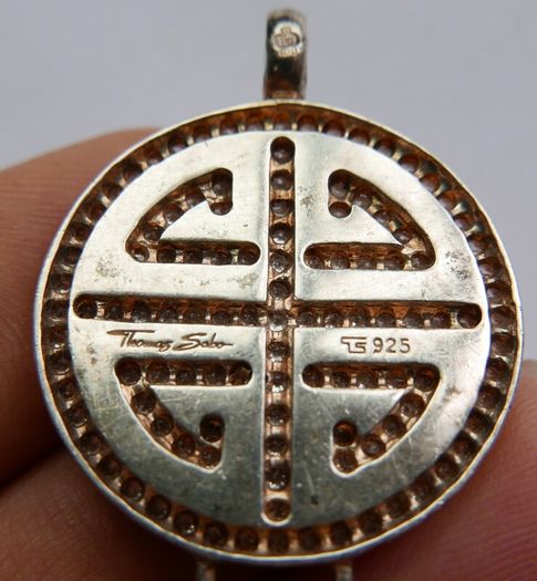THOMAS SABO 925 Serling Silver Lucky Great Blessing Symbol  Pendant with Stone Detail