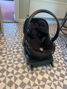 Car Baby Seat & Isofix Base - BeSafe iZi Go