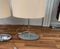 Beautiful pair of Dar lamps.