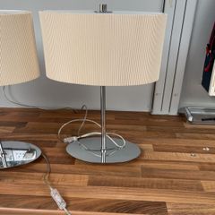 Beautiful pair of Dar lamps.