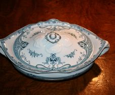 Antigue Porcelain Tureen