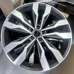 Set of Genuine 20" Vw  Suzuka alloy wheels