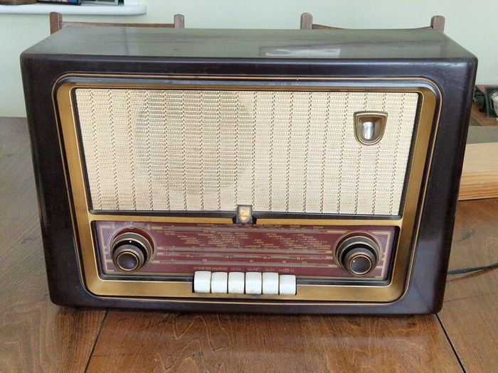 Phillips valve radio