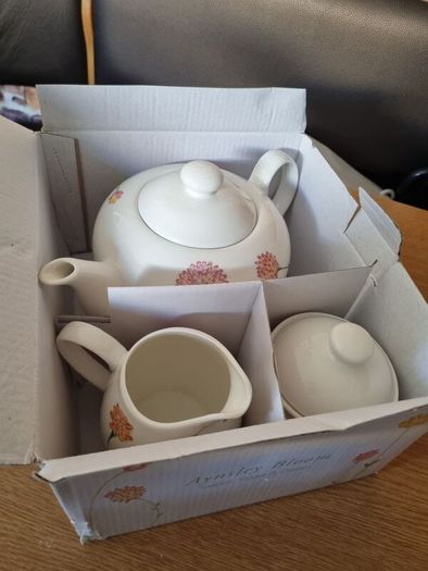 AYNSLEY Bloom Teapot Sugar Cream Set