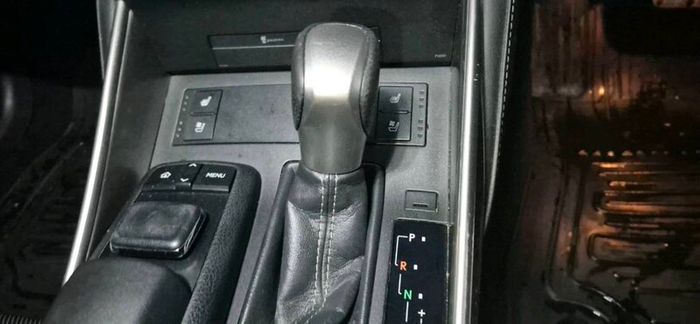 2015 Lexus IS300H