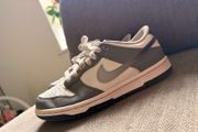 Nike Dunks UK4