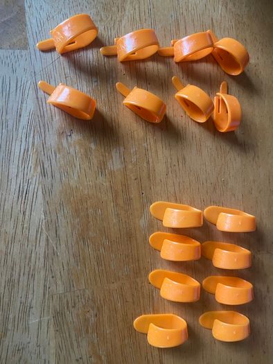 Slick thumbpicks 30 pieces (7 light/15 medium/8 speed)