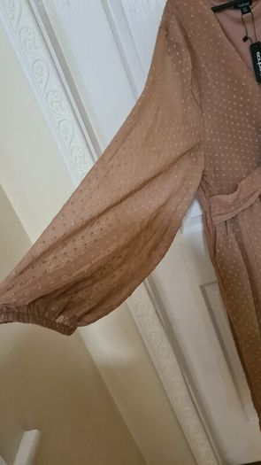 Nwt Boohoo Blush Dress In Size 22