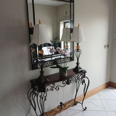 Mindy browne Hall table & matching mirror set  Pristine