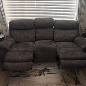Three seater recliner