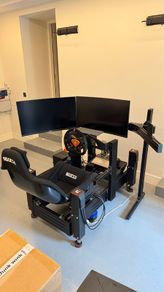 Professional Racing Sim Rig - Qubic QS-220 Motion, Simucube, Heusinkveld