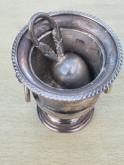 VINERS OF SHEFFIELD England Silver Plated Mini Vase/ Urn