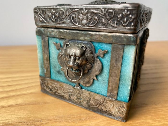 Vintage Chinese Stone Agate? Box with Ornamental Lion Head Dragon Phoenix Butterfly