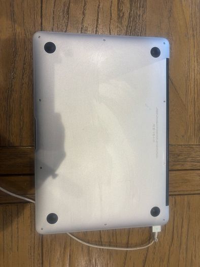 Apple MacBook Air 13 2014 with 110 Battery cycle!