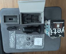 Blue Yeti Blackout USB microphone (new, open box)