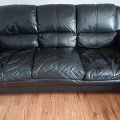 3 + 2 Leather Suite