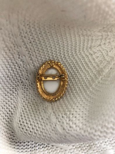 brooch