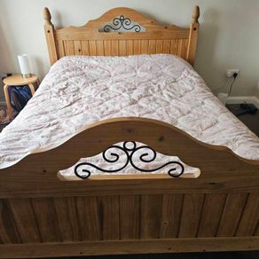 Wooden King Size Bed Set, Bed,Drawers & Locker