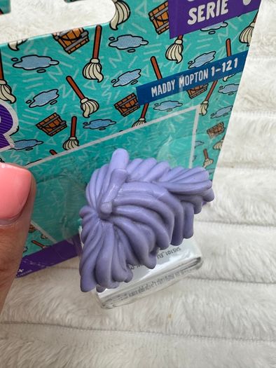 Littlest Pet Shop LPS Purple Komondor Dog Mop Maddy Mopton 1-121 DIRty Please see Pictures