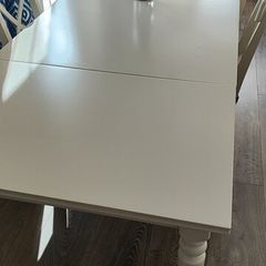 Kitchen table extendable